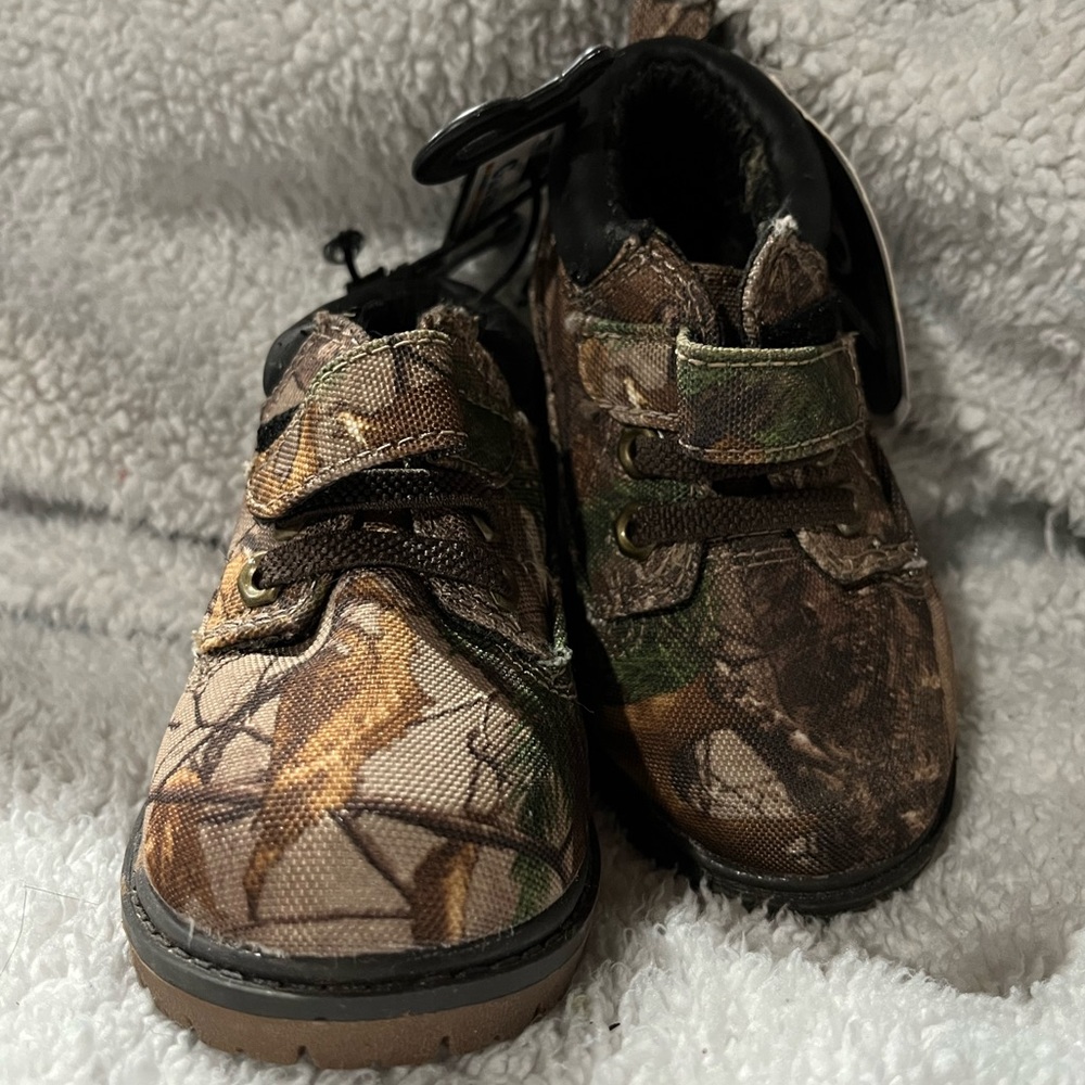 Realtree camo toddler boots size 3